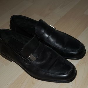 Salvatore Ferragamo 9 1/2 EE